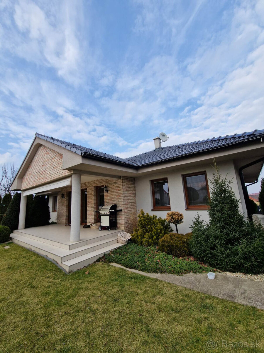 Predaj pekný RD s bazénom v Nitre - Na prameni