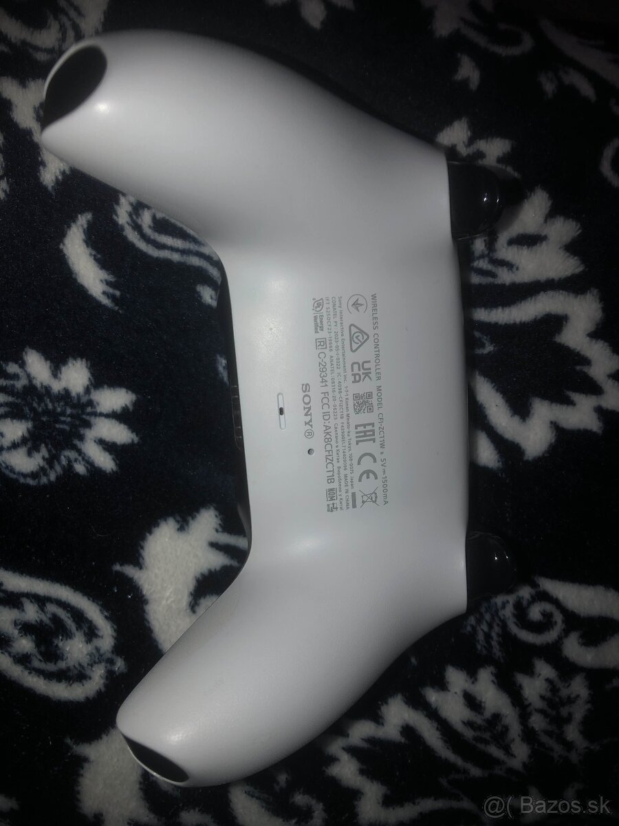 Predám PS5 ovládač.