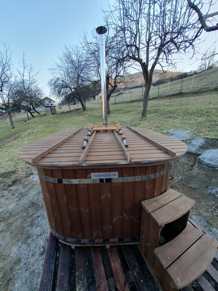 Hranatá fínska kúpacia kaďa