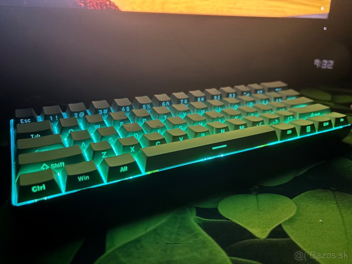 Predám 2 klávesnice – mechanickú MUCAi a membránovú MageGee