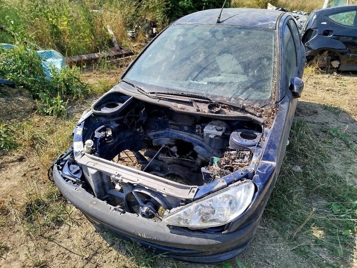 Peugeot 206 1.4 i na náhradné diely