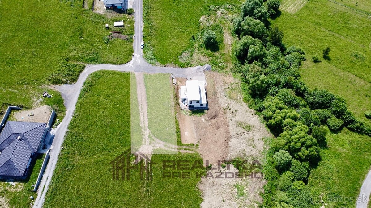 Tichý a slnečný stavebný pozemok Bitarová