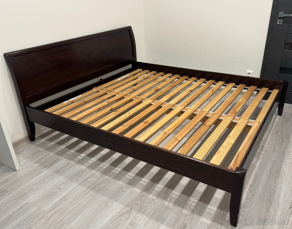 Celodrevena manzelska postel (velkost matracu 180x200cm)