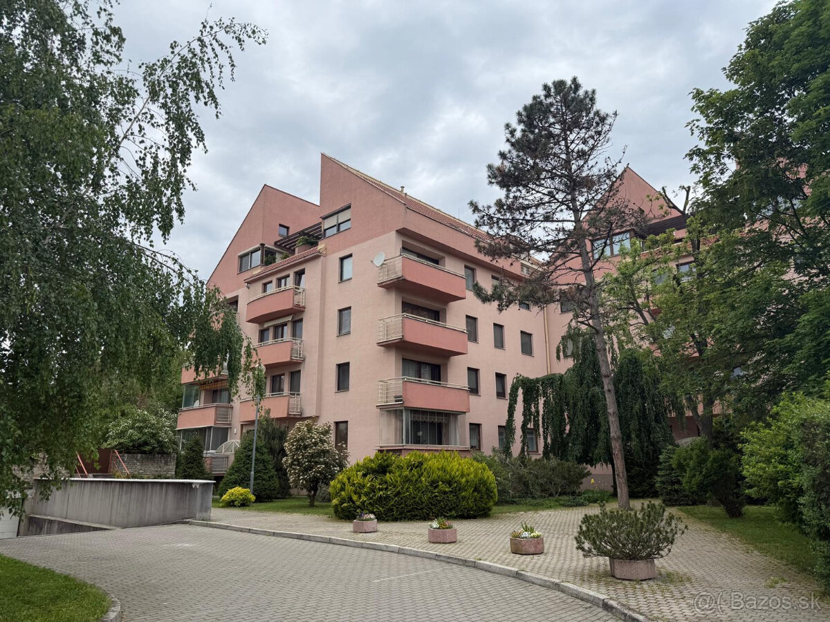 Stromová - 2-izbový byt 56 m2 v Piešťanoch v parku