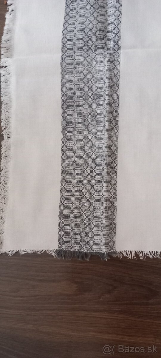 Predám retro obrus 82cm krát 82cm