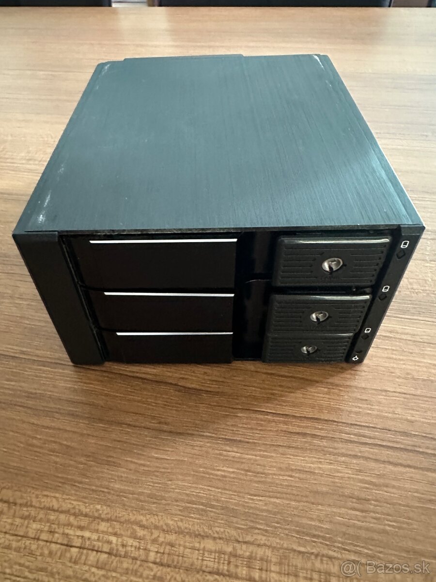 Interný rámček Silverstone FS303 z 2x 5,25" na 3x 3,5"