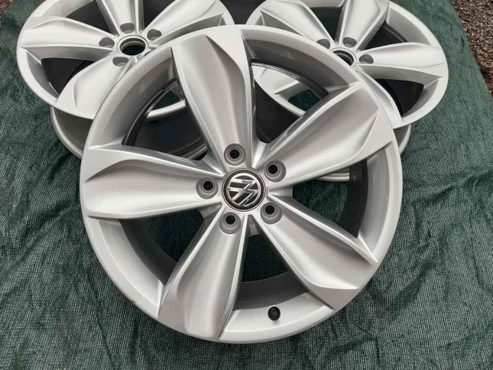 Sada alu kol originál Vw Passat B8 r17