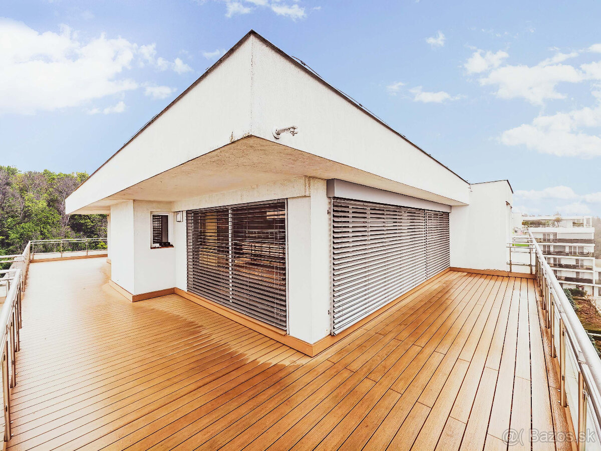 LUXUSNÝ 4 IZB BYT (Penthouse) s TERASOU s VÝHĽADOM na MESTO