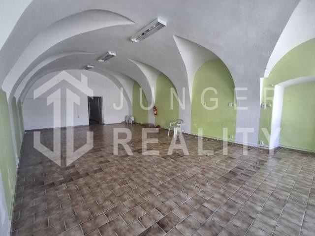 Prenájom obchodného priestoru na Námestí Baníkov v Rožňave