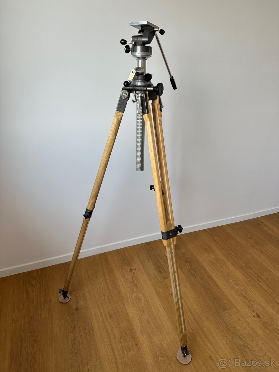 Drevený statív (Meopta/Pentacon) - robustný a stabilný