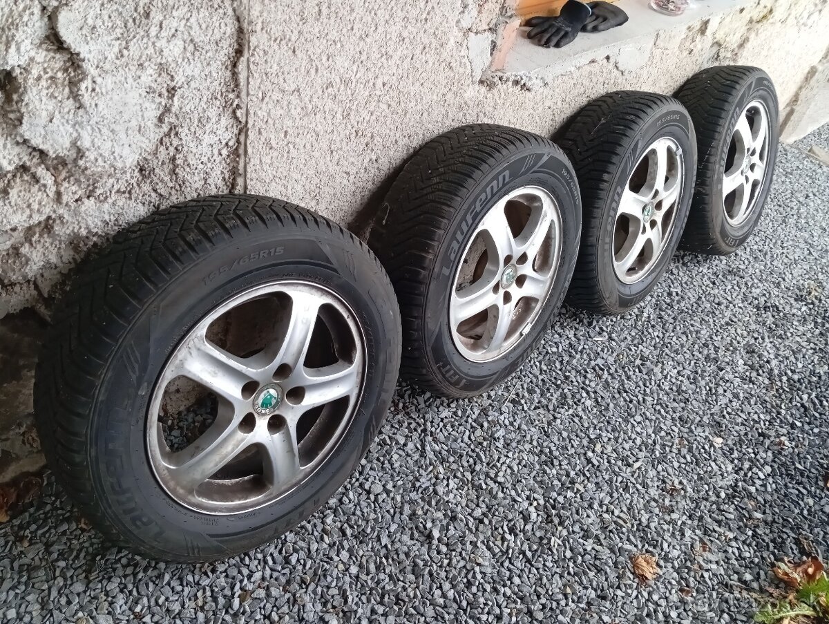 predám zimné pneumatiky 195/65 R15 na  diskoch