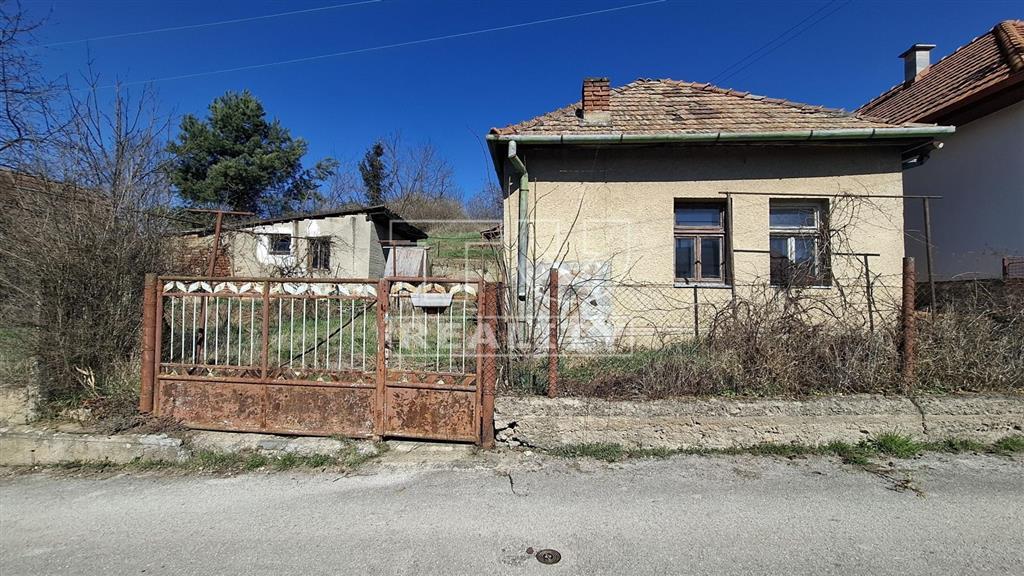 Na predaj víkendová chalupa v obci Krnča s pozemkom 500m2