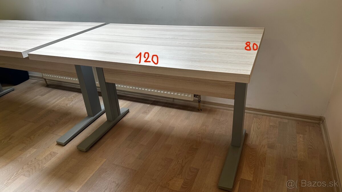 Predám dva kancelárske stoly