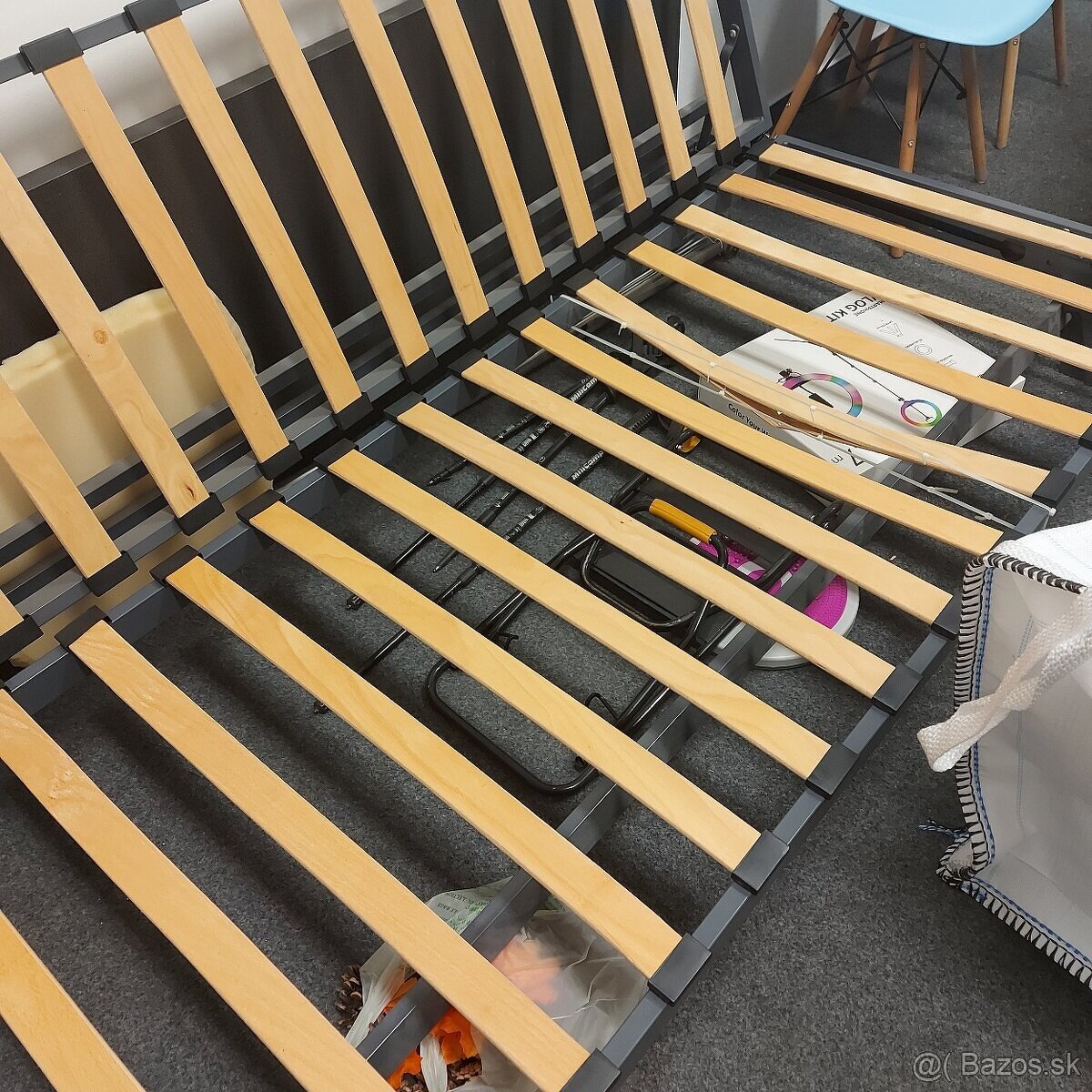 Predam skoro novy ram postele klik-klak za 50 eur, bez matra