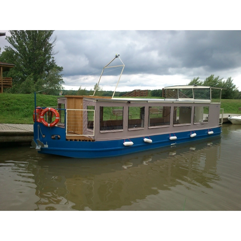 Výletná motorová osobná loď