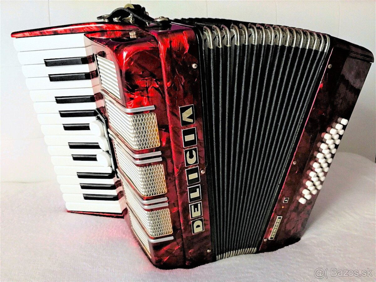 Predam akordeon Delicia Junior 32bas.