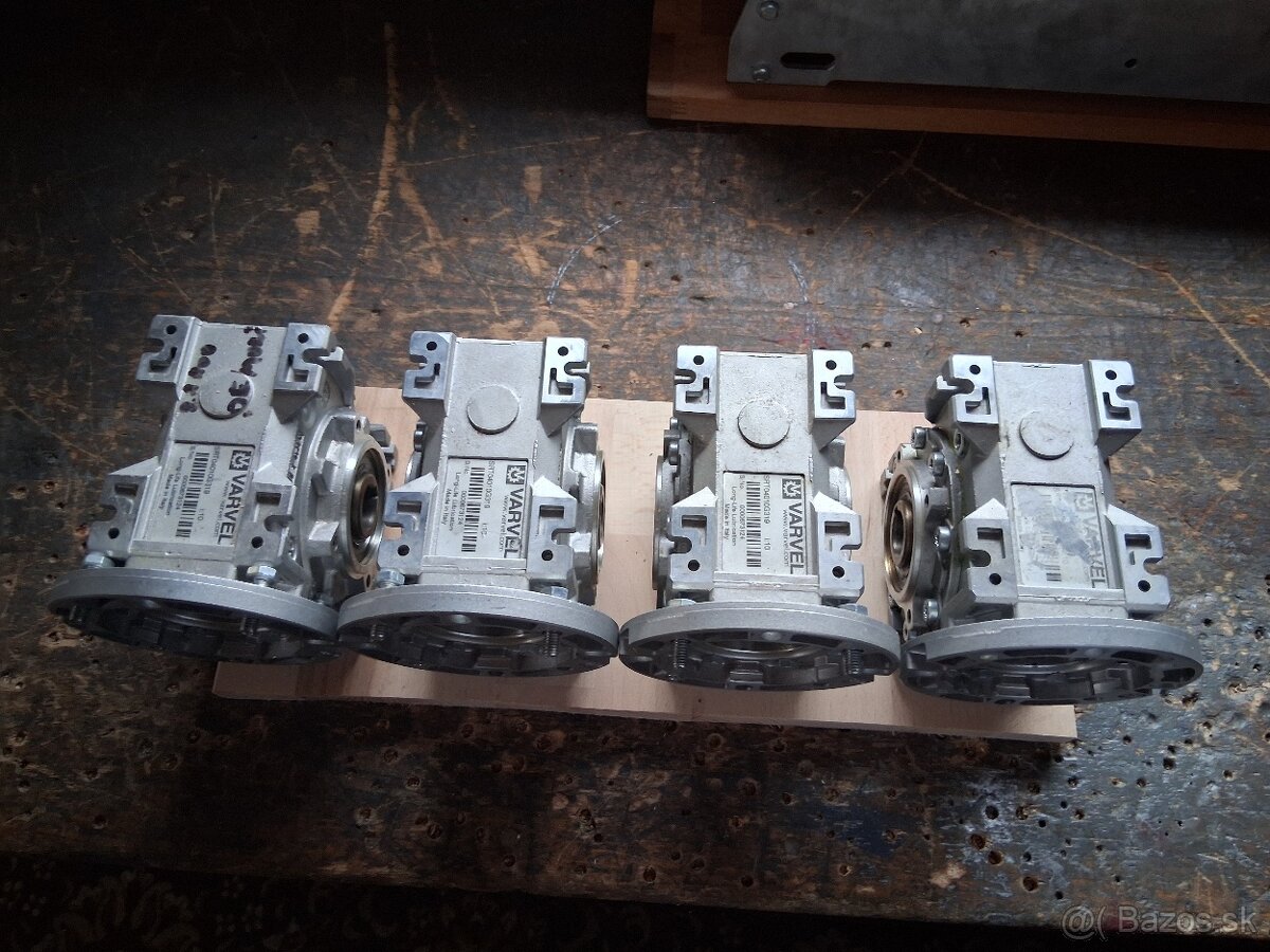 Elektromotor s prevodovkou