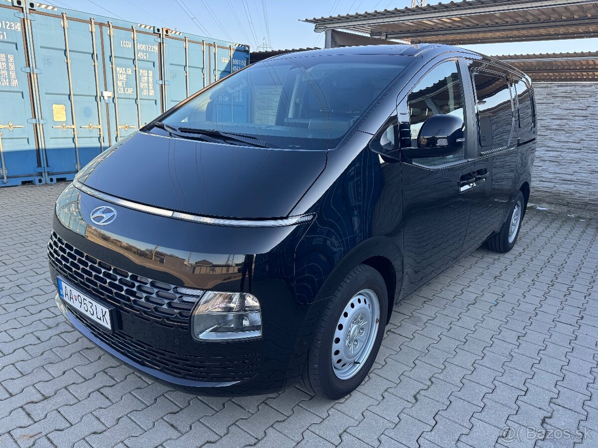 2022 Hyundai Staria Cargo