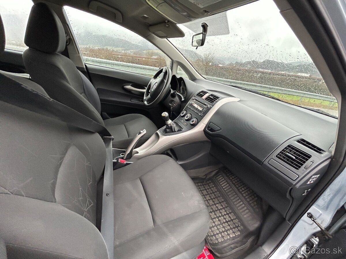 Toyota Auris 1.4 d4d možná výmena/leasing