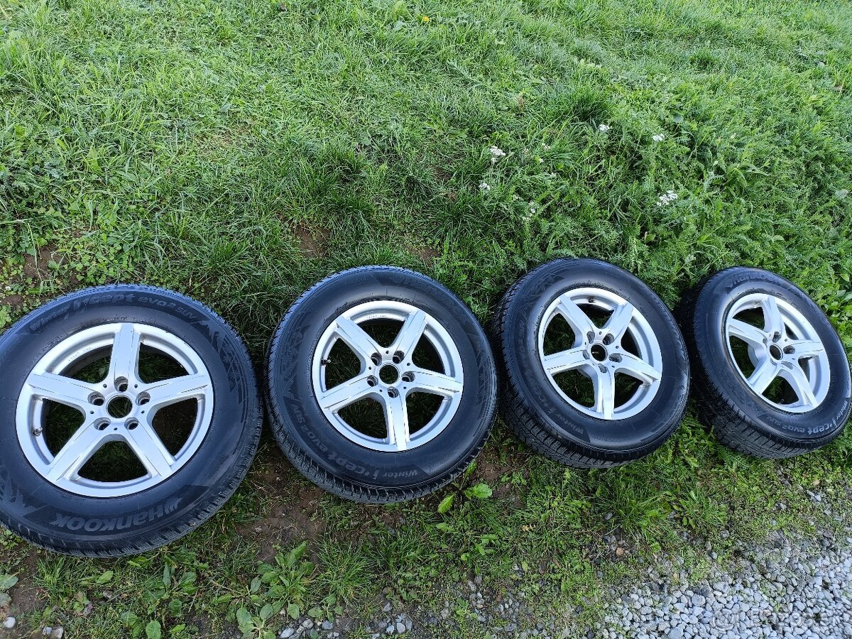 Elektróny s pneu 215/70 R16 na Kia Sportage