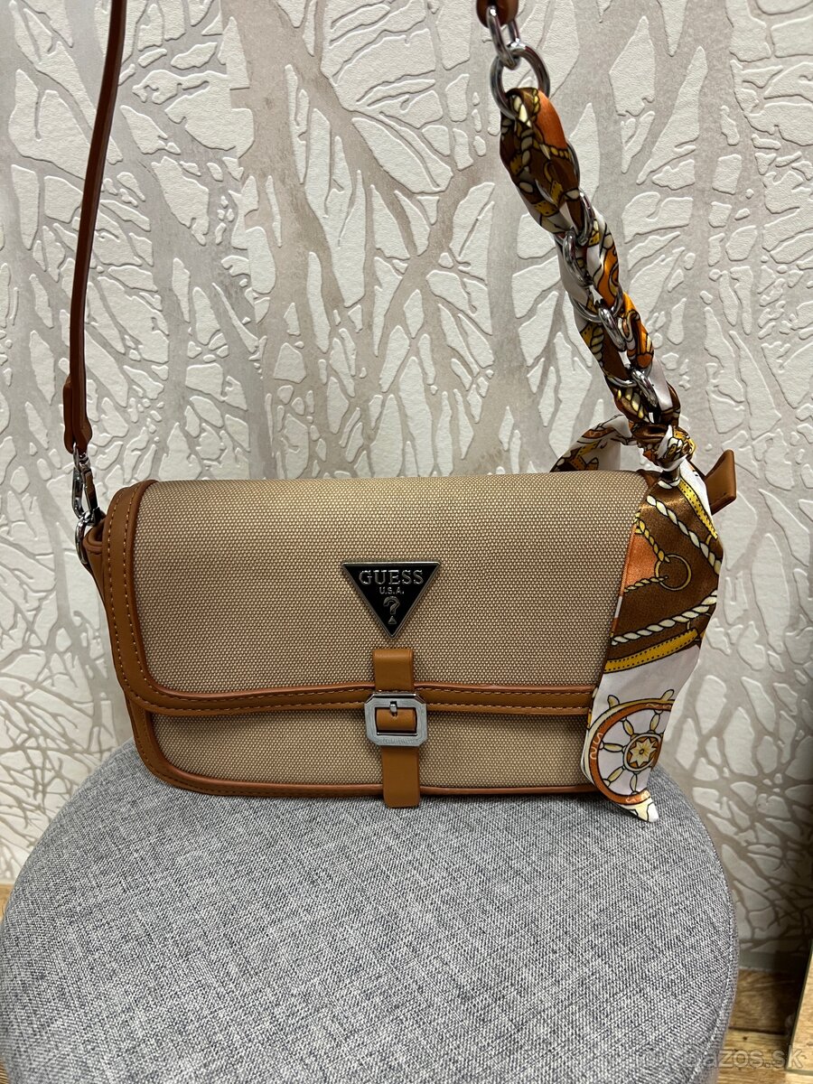Kabelka guess crossbody hneda