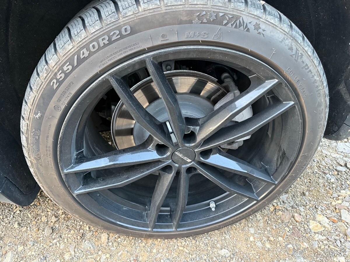 Tesla model Y R20