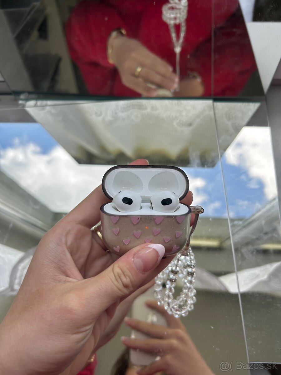Apple AirPods 3 generácie