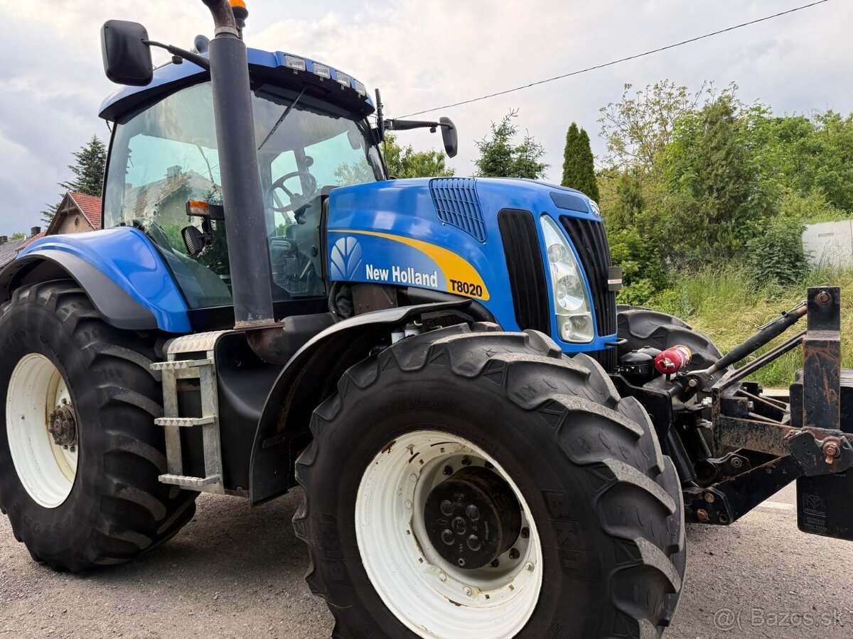 Zemědělský traktor New Holland T8020, rok výroby 2008, velmi