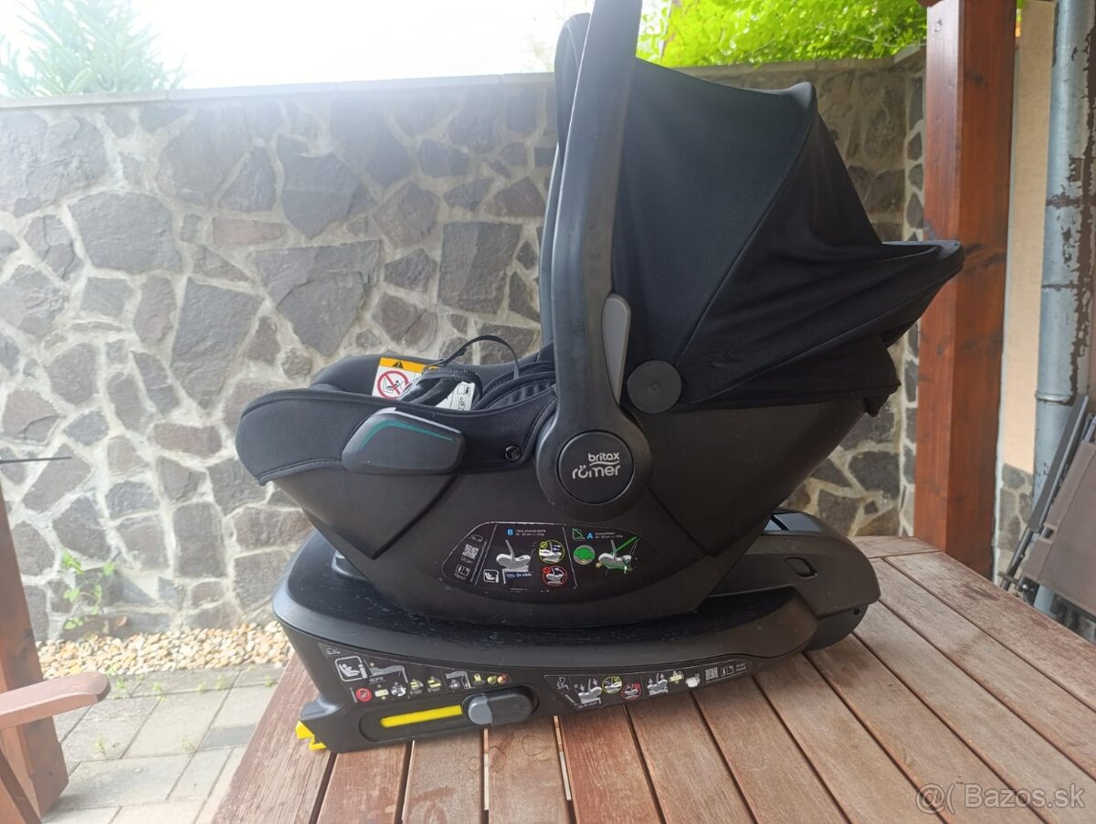 Vajíčko Britax Romer s podstavou Baby Safe Core