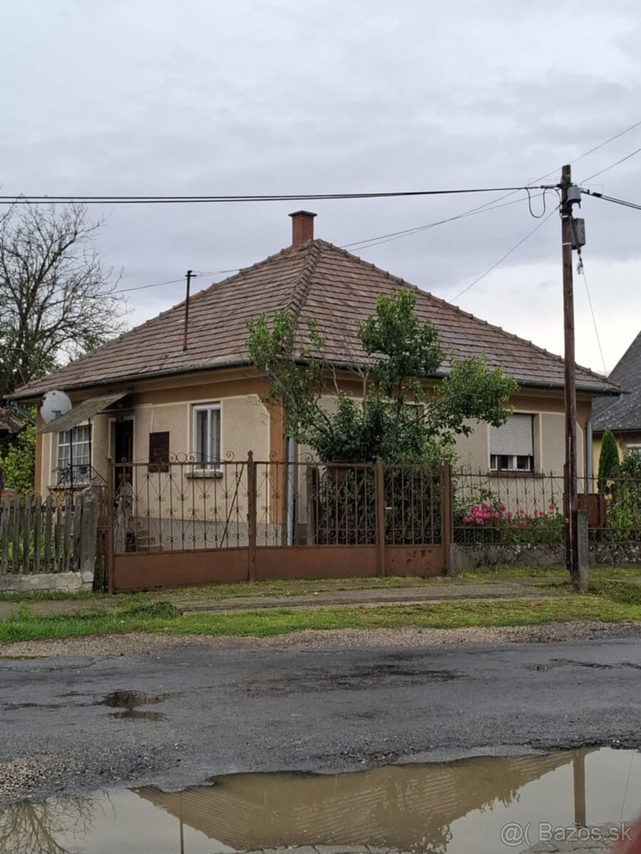 Ponúkam na predaj rodinný dom v obci Méra v pôvodnom stave