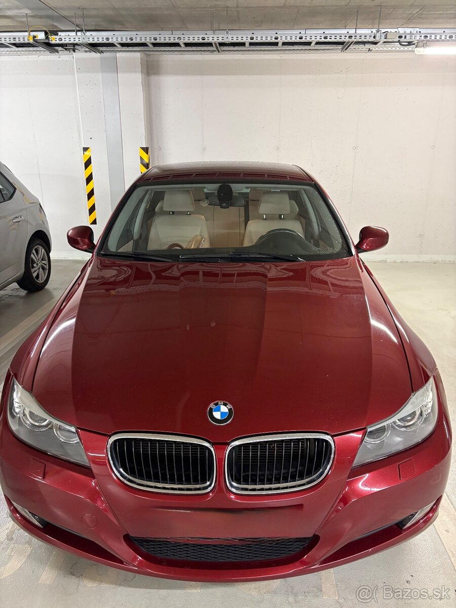 BMW cervena metaliza