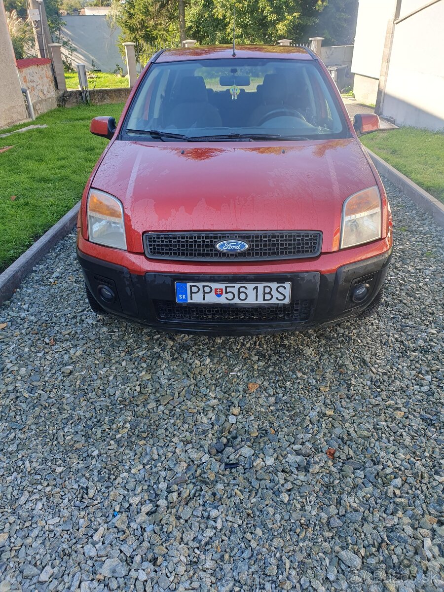 Zdrav mam na predaj Ford fusion 1.4. 59kw