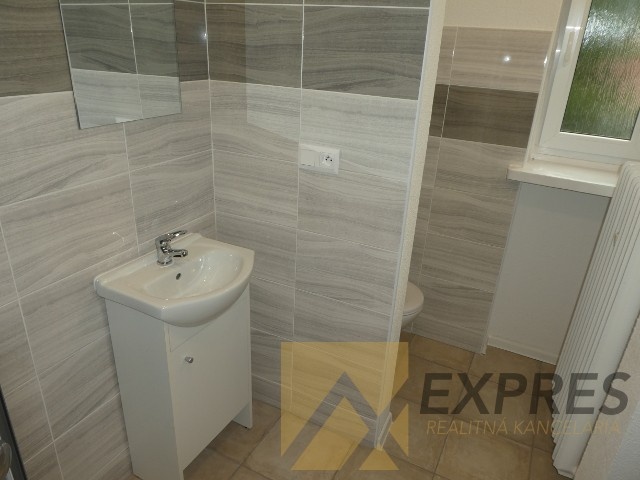 RK EXPRES - predaj 3 izbový tehlový byt v Handlovej, ul.29.a