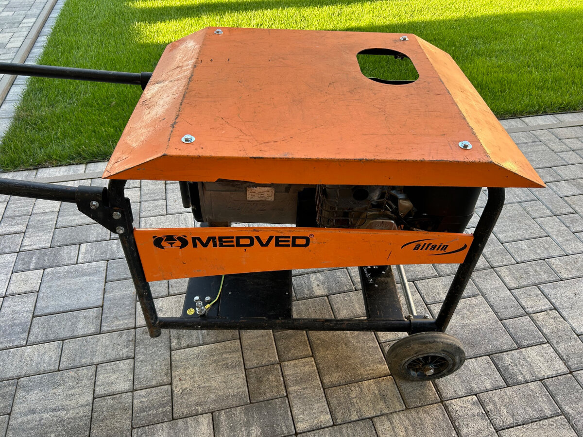 Elektrocentrála Medveď- ARCTOS 9000 B s krytom