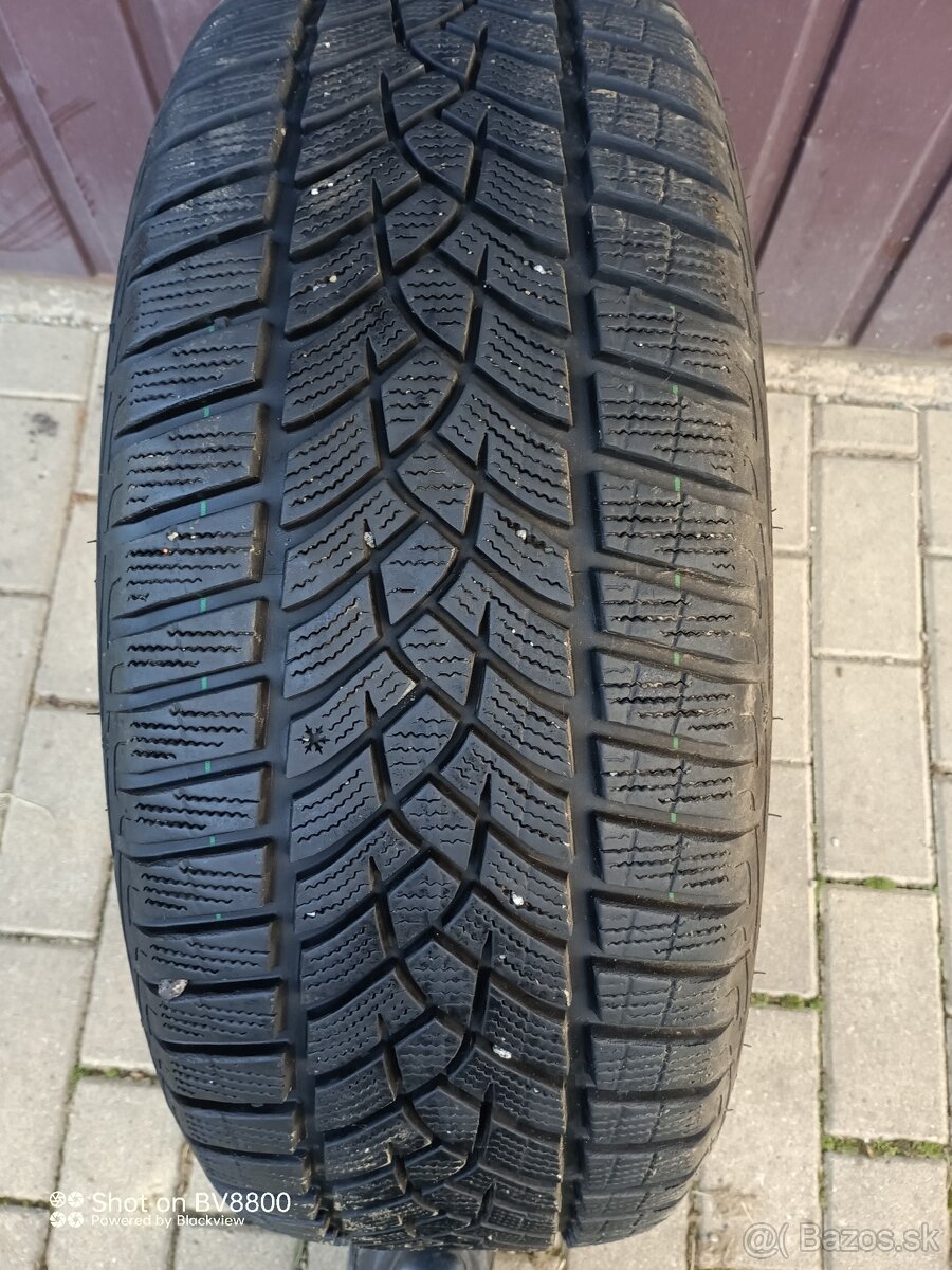 215/55R17 98V