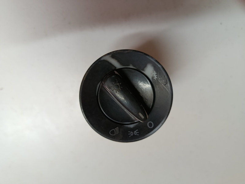 Vypínač svetiel Skoda Superb 3B0941531B 20€