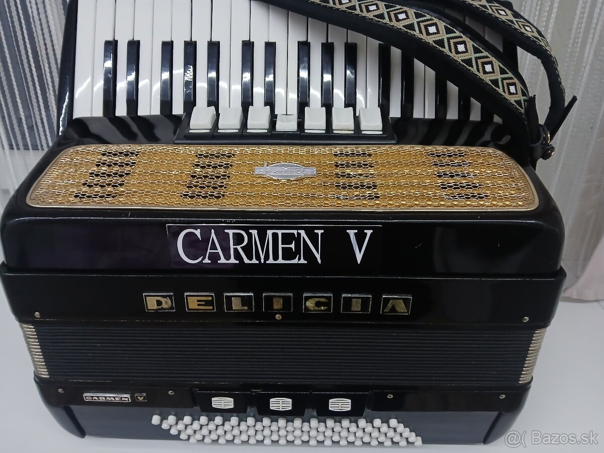Predám pekný akordeón DELÍCIA CARMEN V