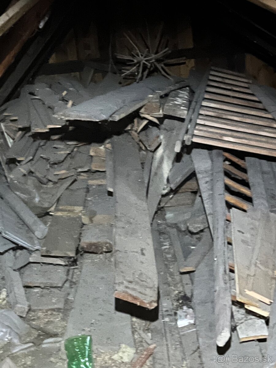 Darujem za odvoz fosne,dosky,hranoly z povale z