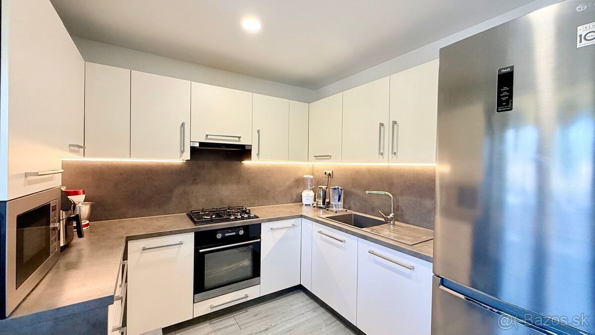 JAZERO - IRKUTSKÁ 4 IZBOVÝ BYT 71 M2, NOVÁ DISPOZÍCIA, LODŽI