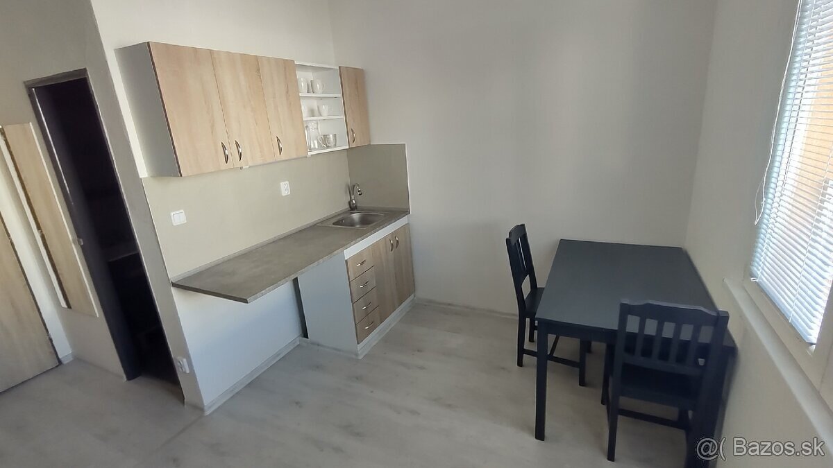 Prenájom, 1i byt, Internátna ulica, Banská Bystrica.