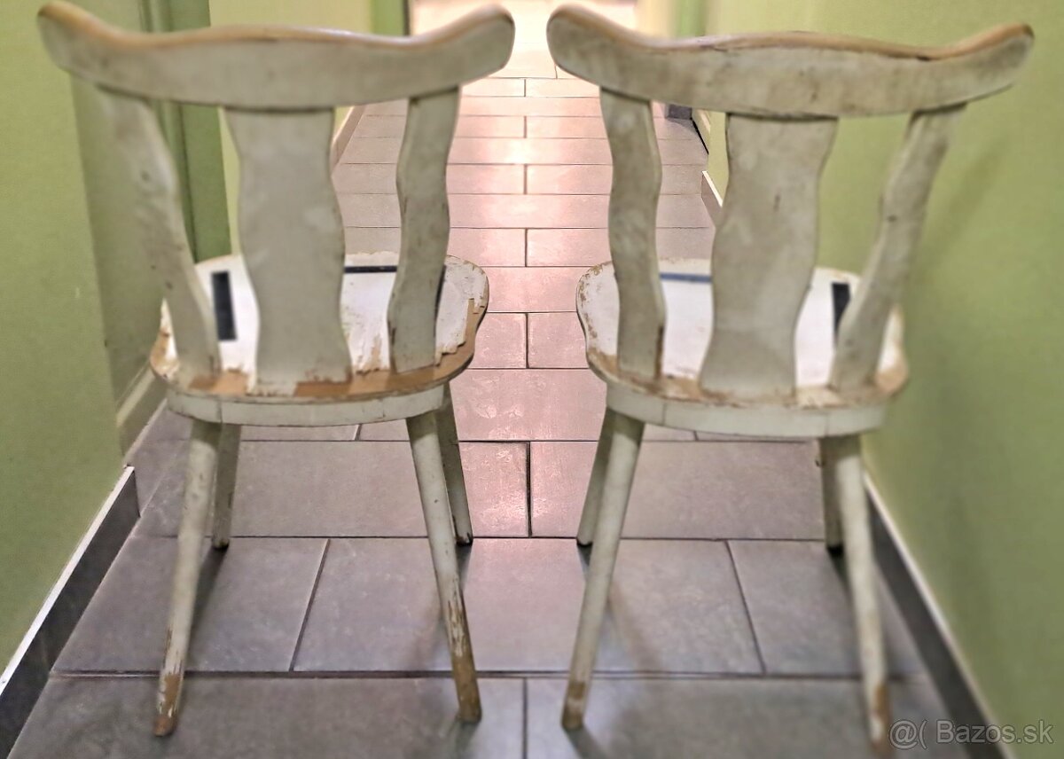 Pekne retro stolicky