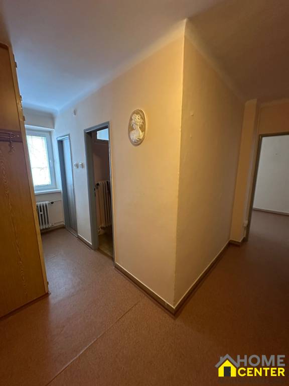 PREDAJ : 2 IZBOVÝ TEHLOVÝ BYT V KOMÁRNE