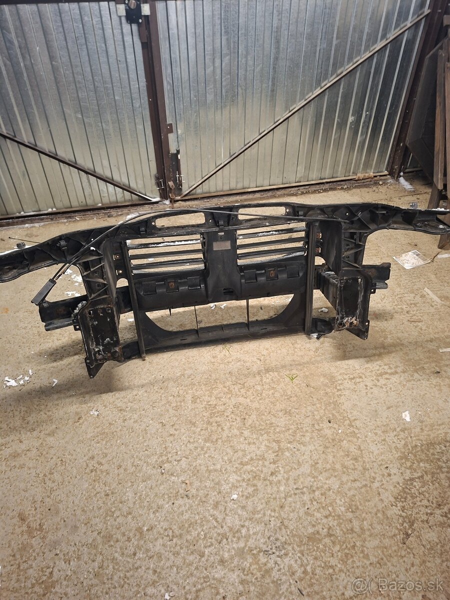 Výstuha nárazníka bmw E90