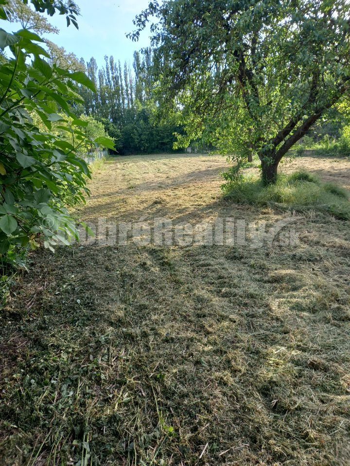 Slnečný pozemok 2158m2 vyhľadávaná lokalita