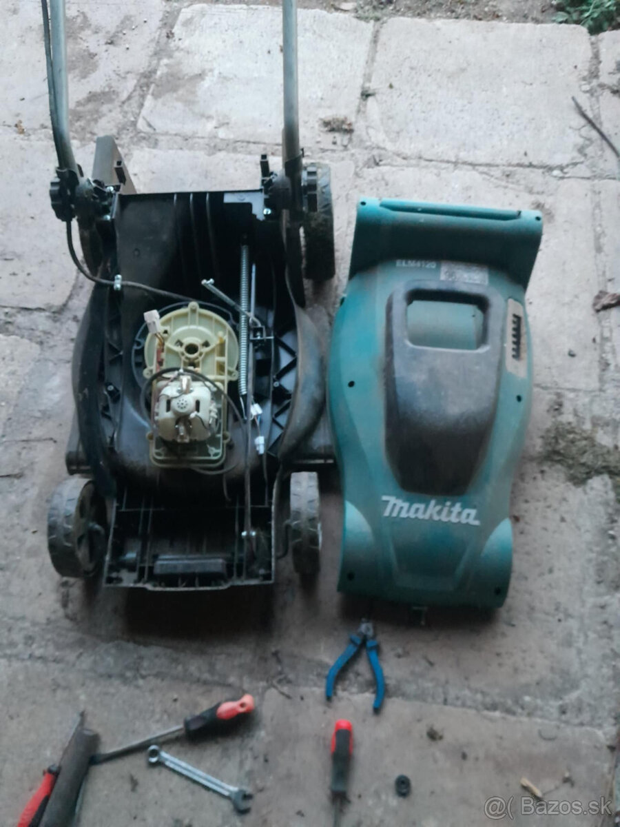 El kosačka Makita ELM4120