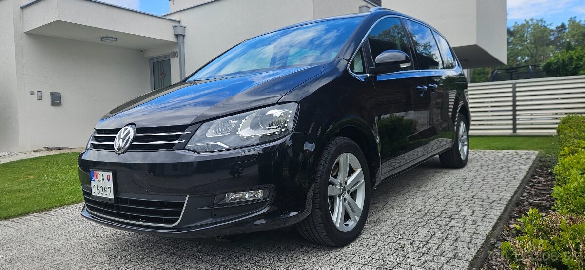 SHARAN 2.0TDI BUSINESS XEN/LED/ACC/KESSY/KAM/1.majitel/TOP