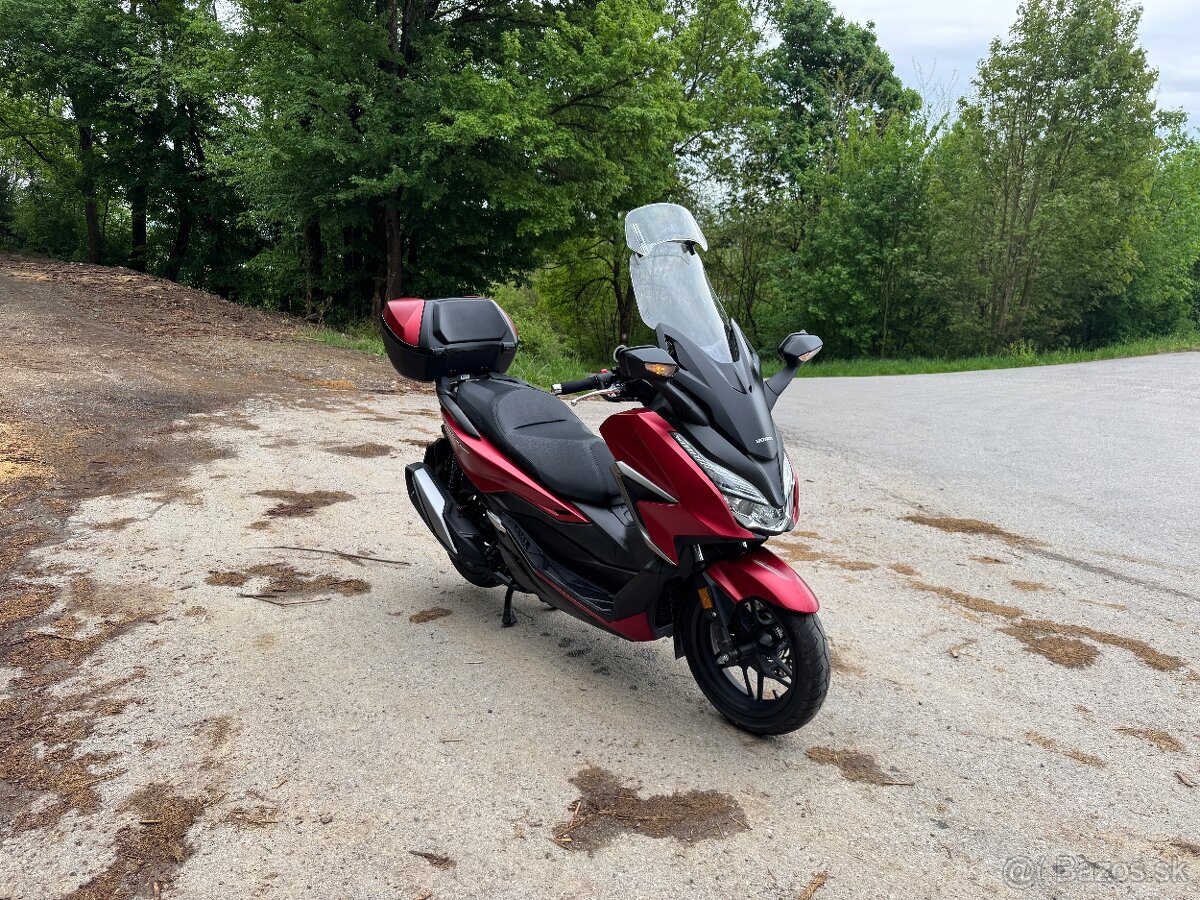 Honda Forza 350 so Smart kufrom - TOP stav