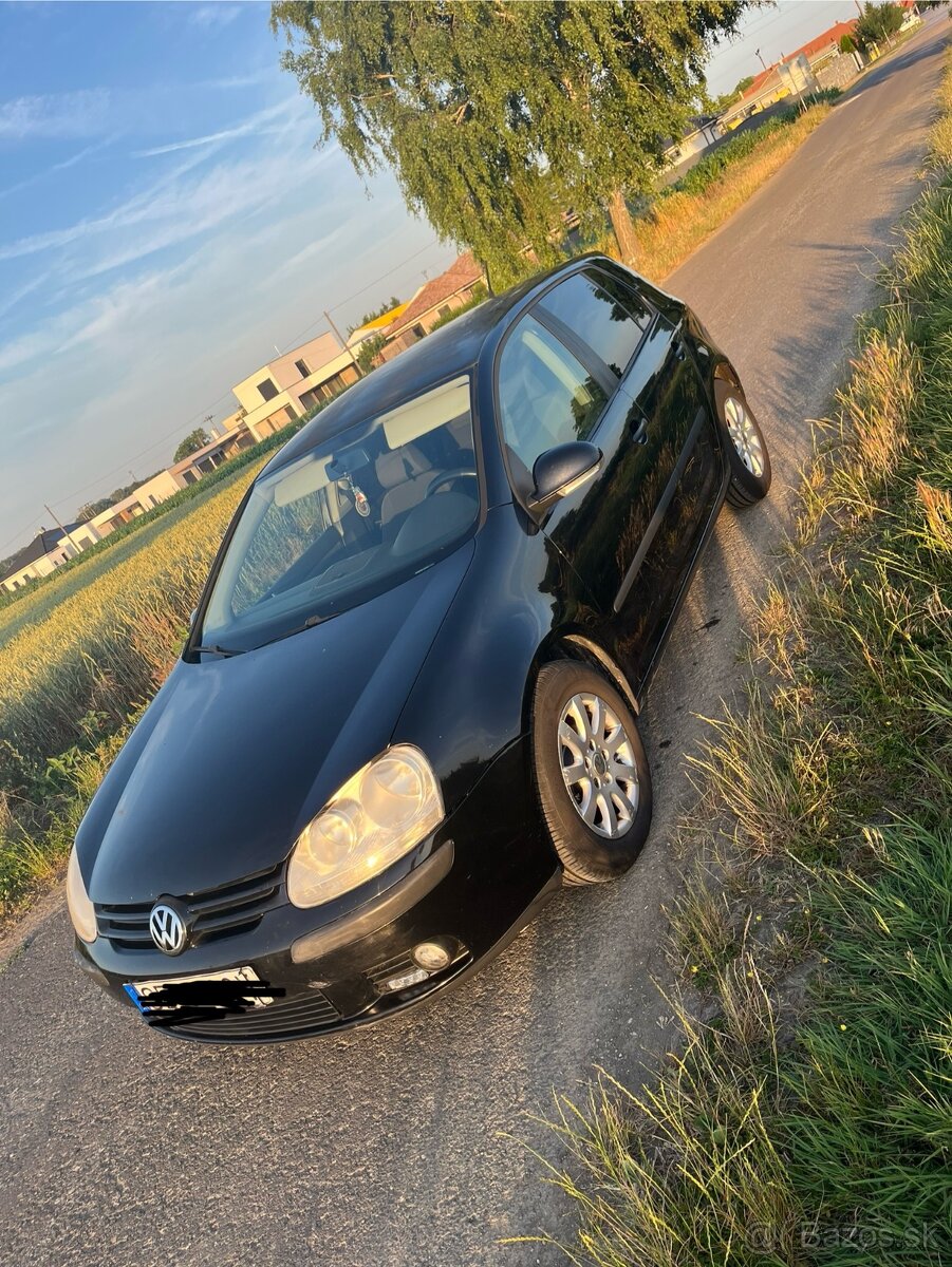 Predám Volkswagen Golf 5 1.6 16v