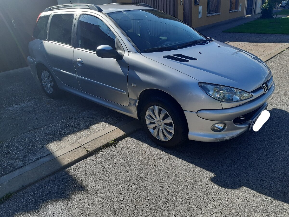 Predam Peugeot 206 sw 1.4 benzín kw 55 r.v 2005