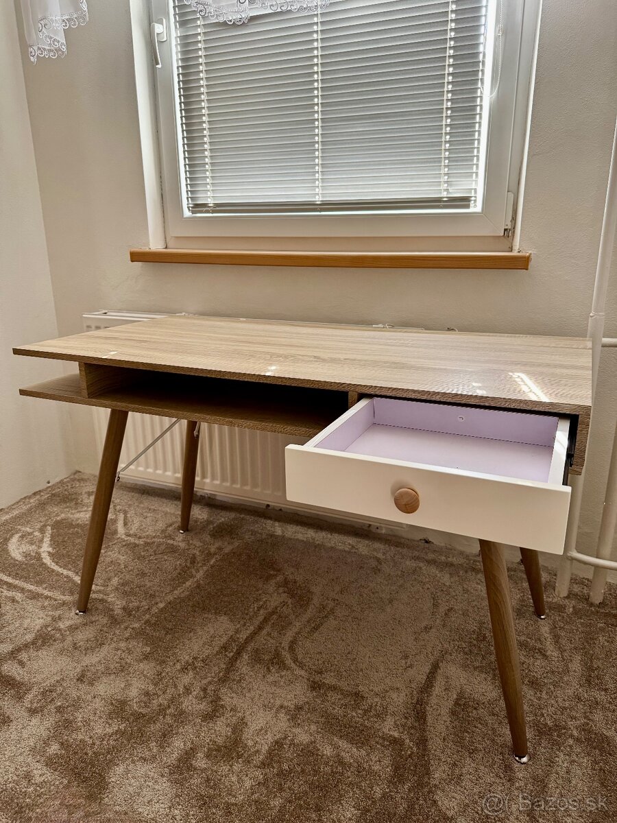 Štýlový písací stôl – ako nový, pre školáka aj homeoffice